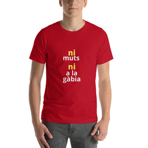 Ni muts ni a la gàbia